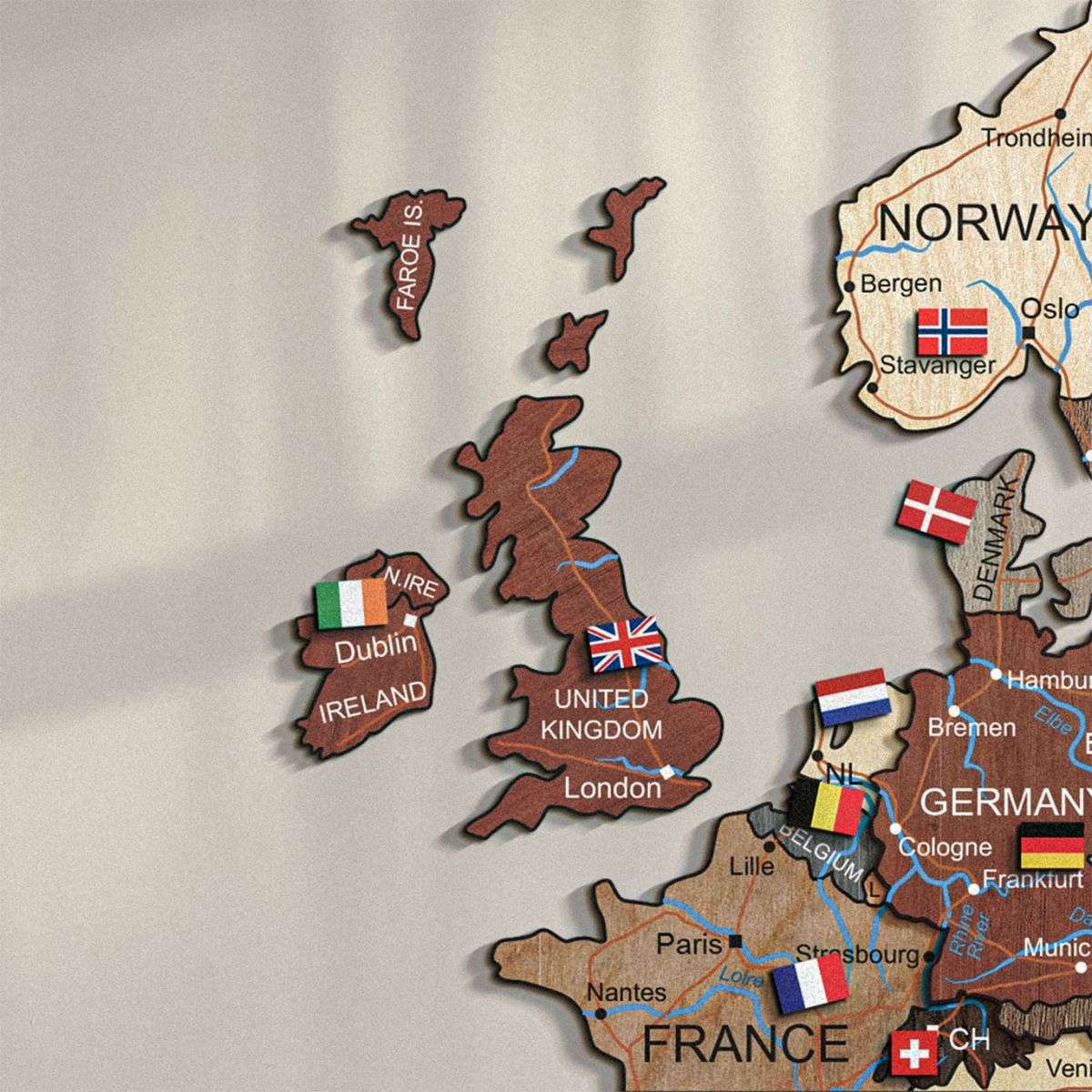 Banderas de madera de países del Mundo para mapas a todo color