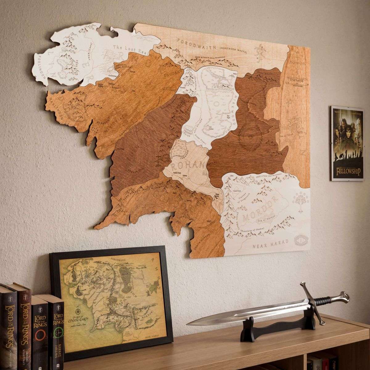 Karte von Mittelerde aus Holz