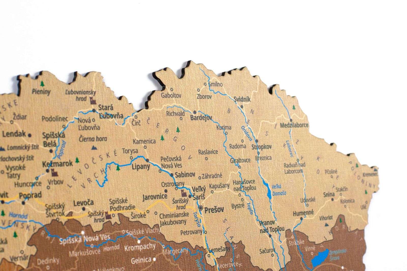 Vollfarbige Holzkarte der Slowakei