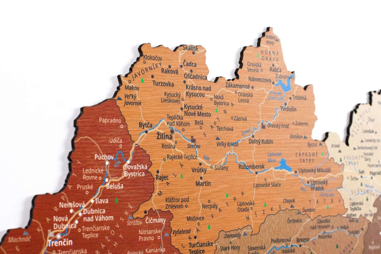 Farvet trækort over Slovakiet