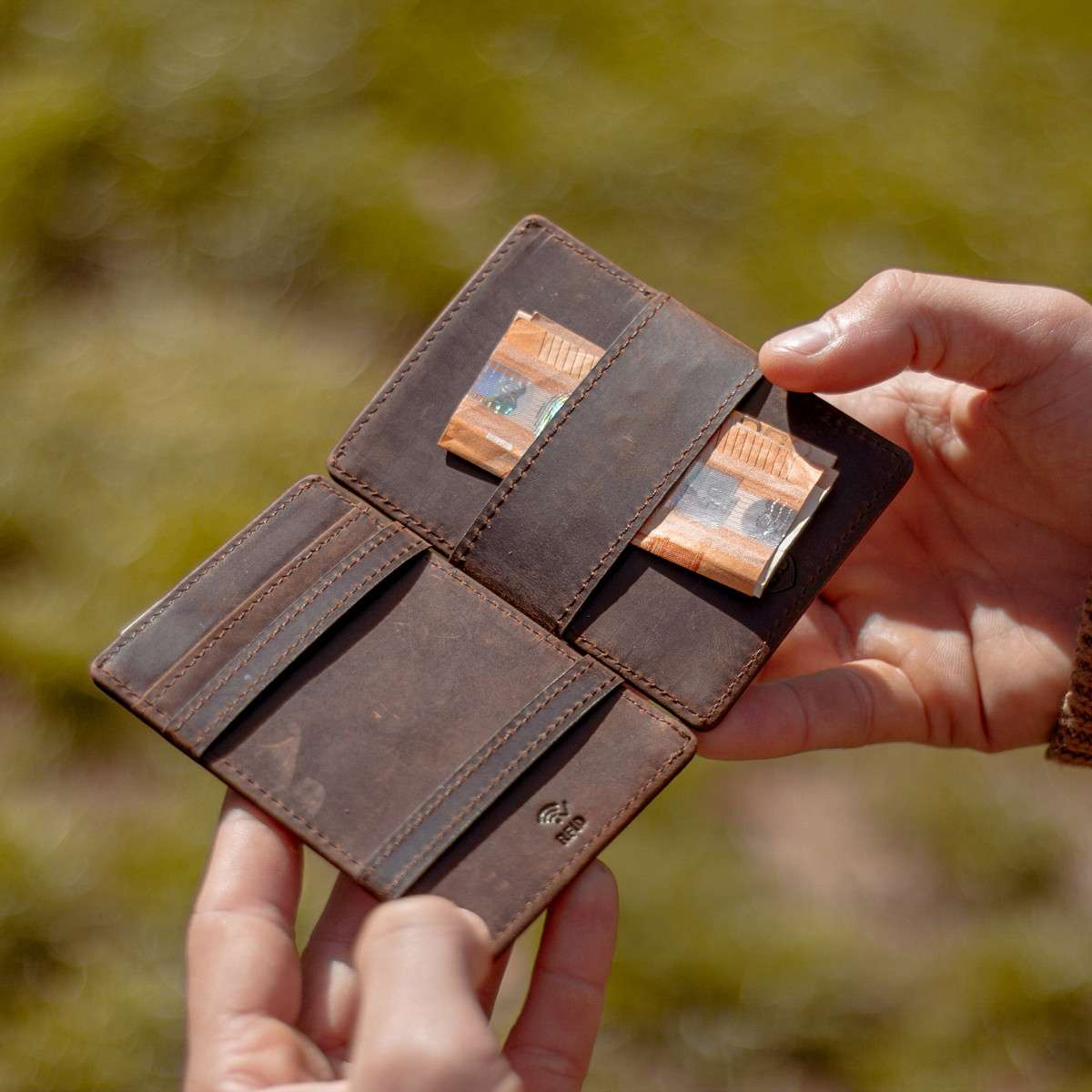 アラスカンメーカー レザーウォレット MAGIC HANDY