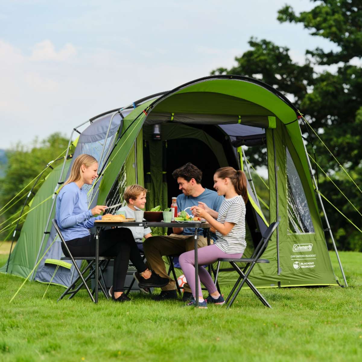Coleman Oak Canyon 4 BlackOut — tente familial pour 4 personnes