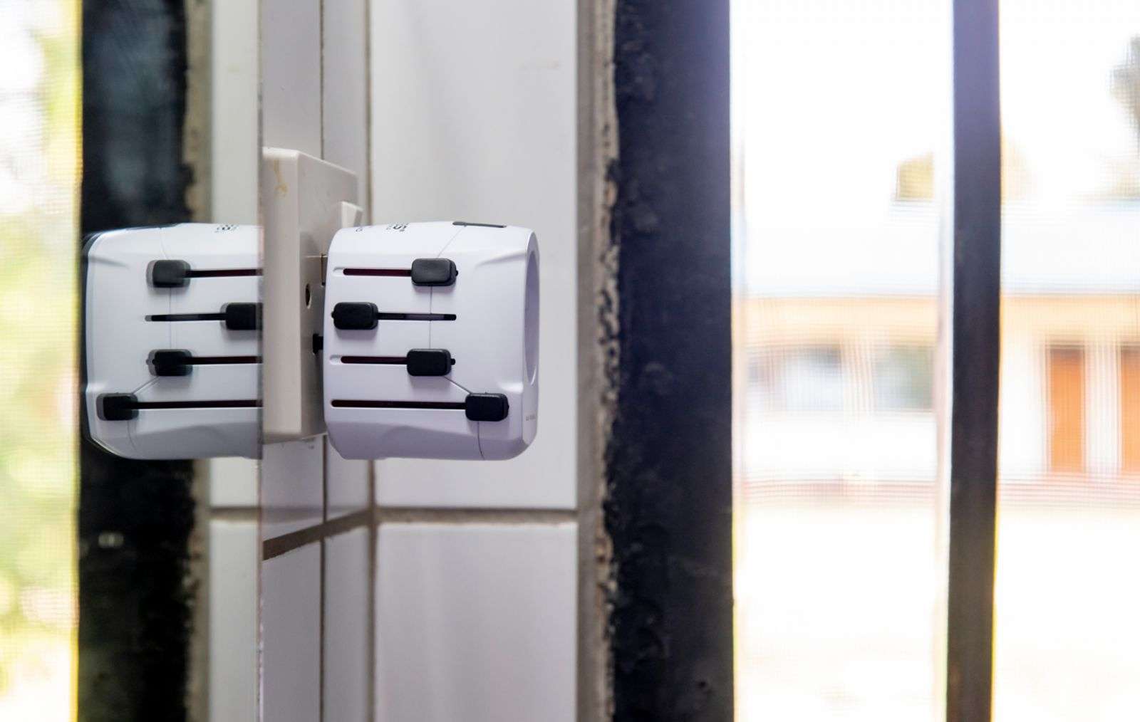 Adaptador de viagem universal SKROSS Pro