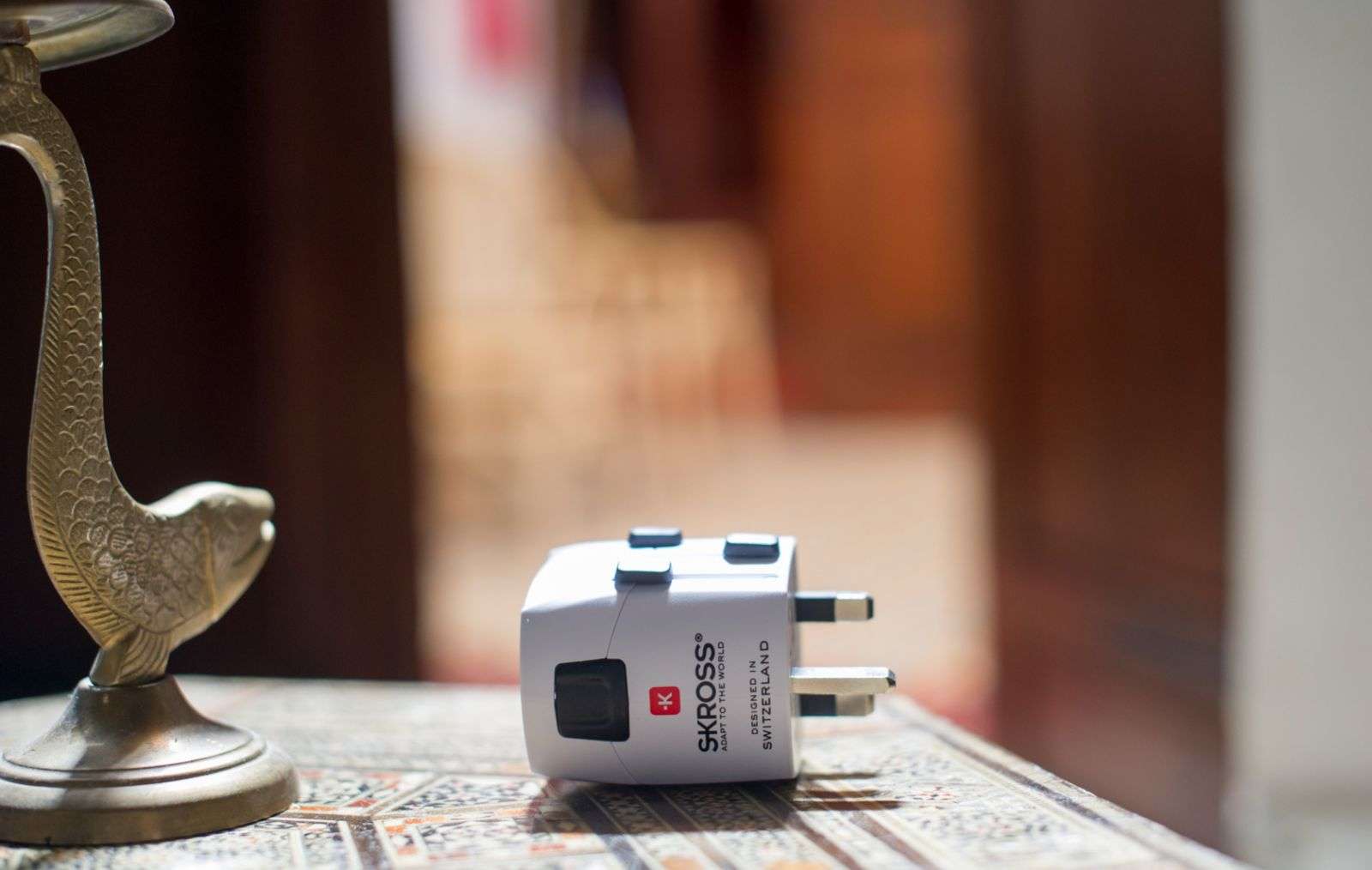 Adaptador de viagem universal SKROSS Pro