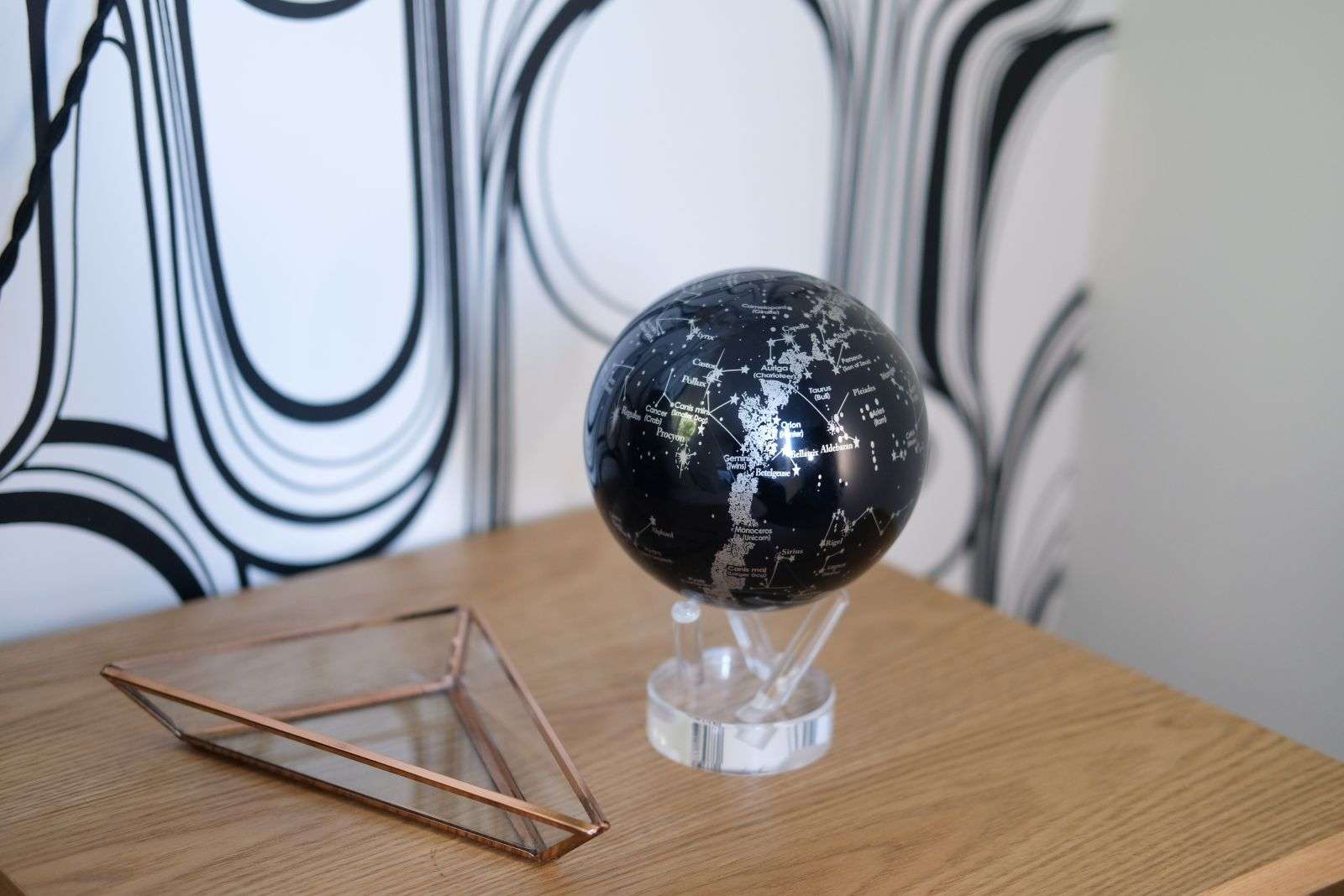 MOVA Constellations självsnurrande jordglob