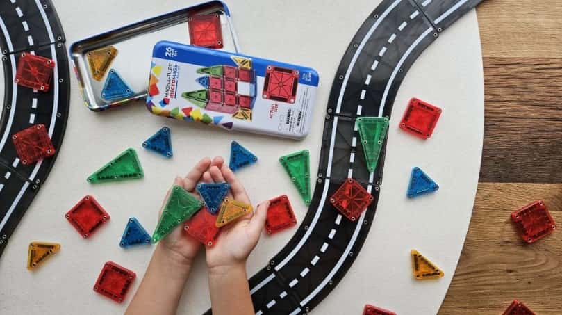Magna-Tiles microMAGS cestovný set 26 dielikov