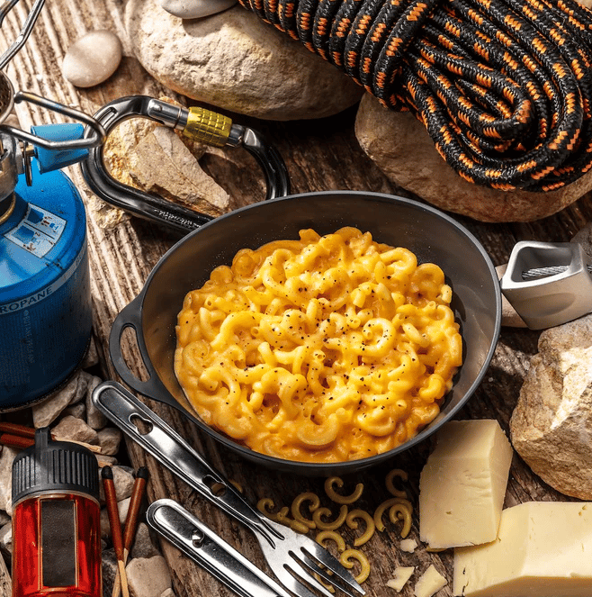 Huippukokous syödä makaronijuustoa