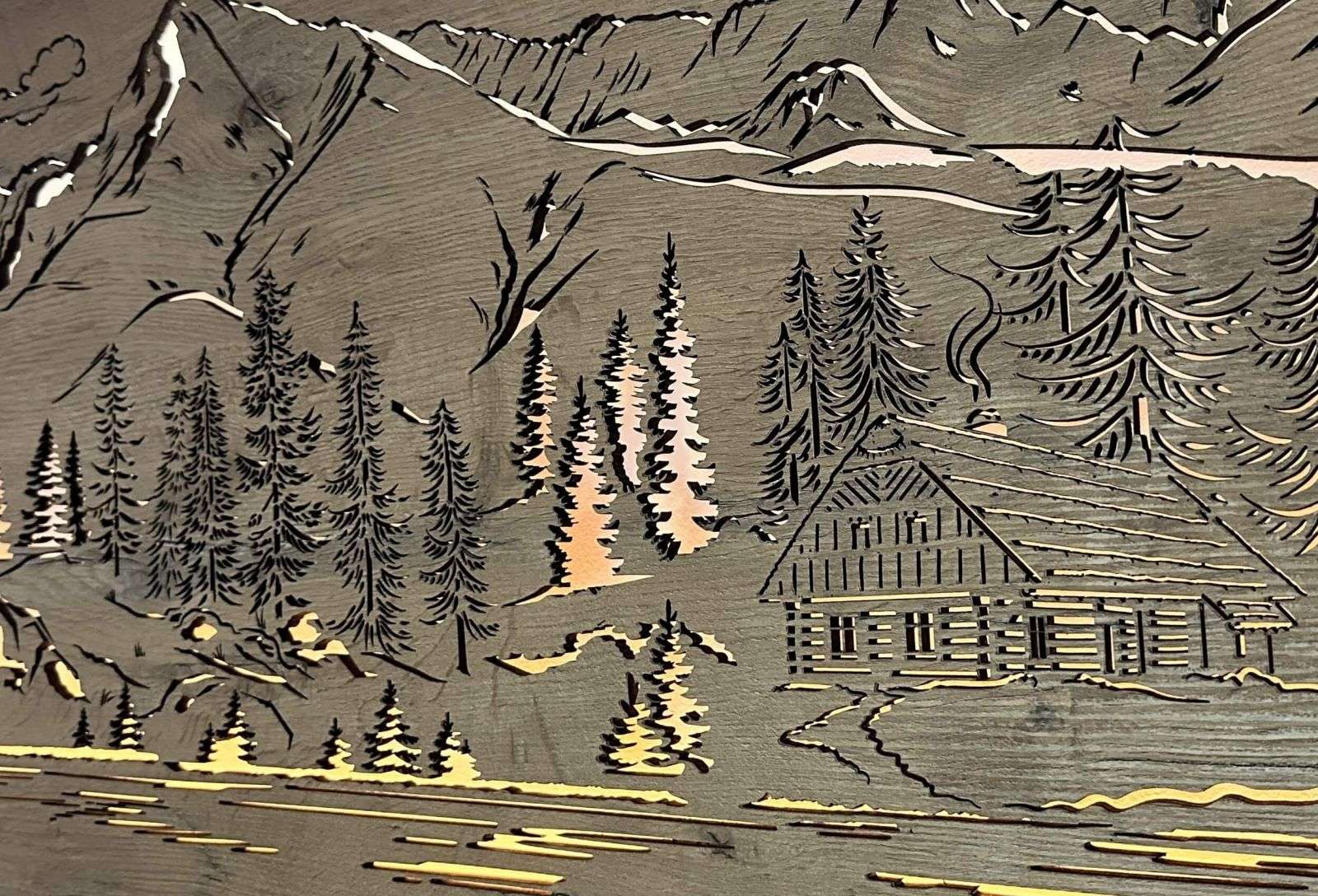 Hütte in den Bergen - leuchtendes Bild