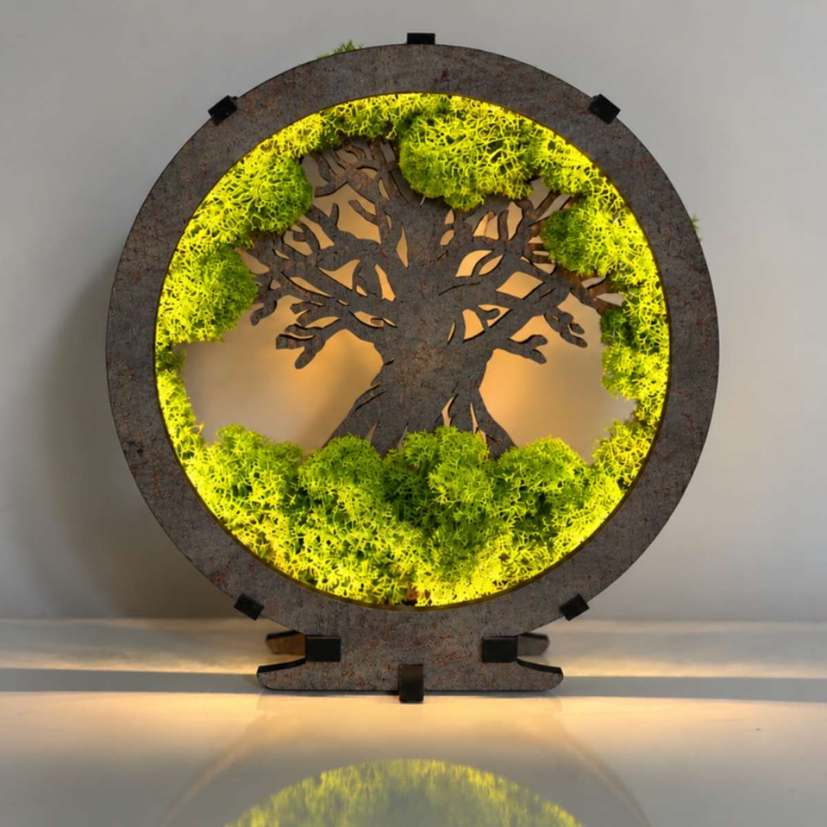 Houten LED-lamp „Mos en boom“ 20×22 cm
