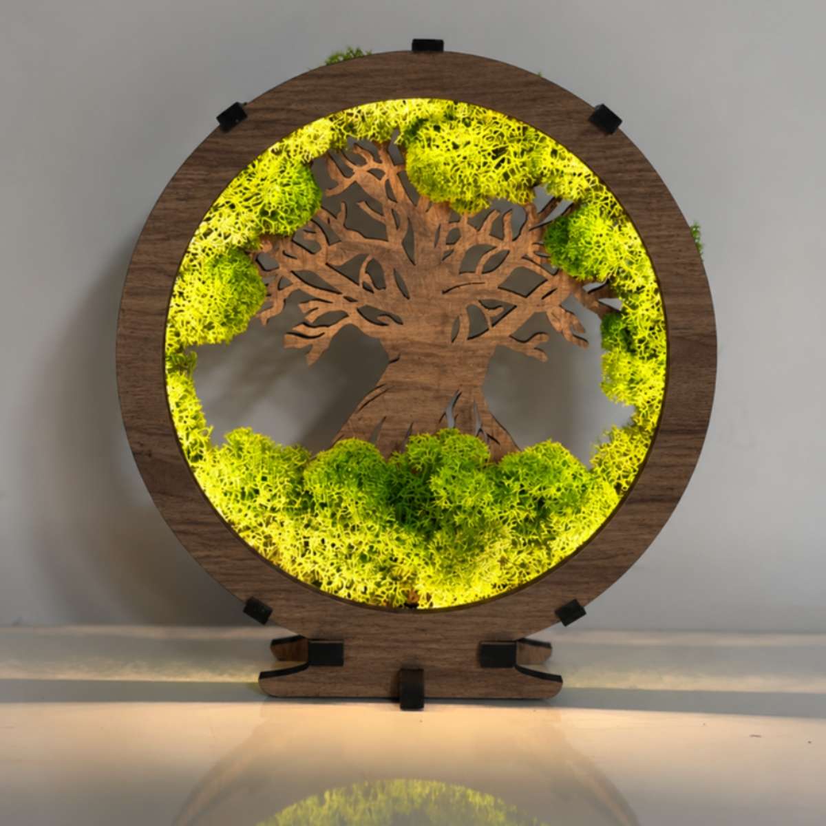 Houten LED-lamp „Mos en boom“ 20×22 cm