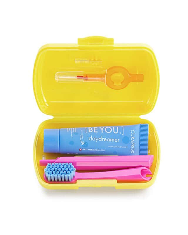 Curaprox Travel Set zubná kefka + CPS medzizubné kefky 2 ks + zubná pasta 10 ml