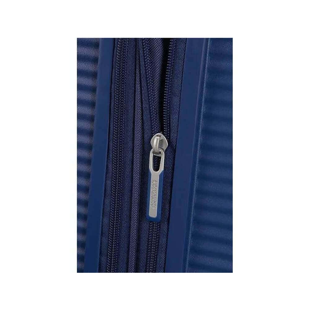 American Tourister Soundbox Spinner 67/24 EXP matkalaukku matkalaukku