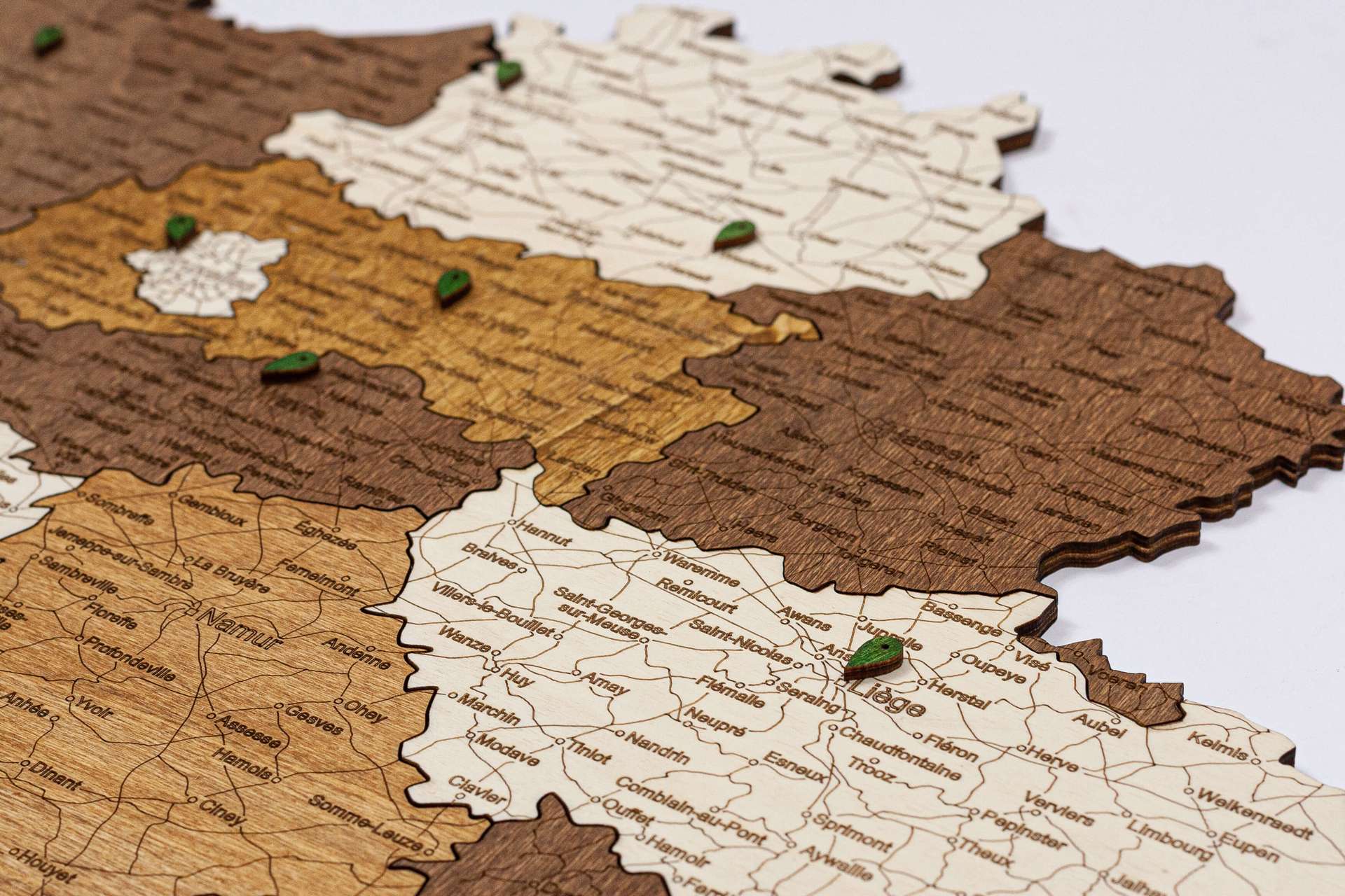 Hölzerne Karte von Belgien
