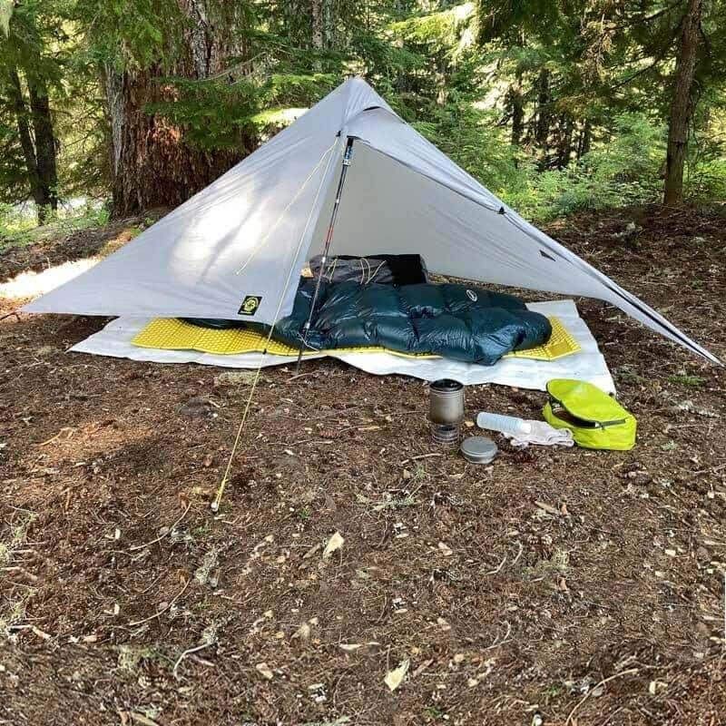 Six Moon Designs Deschutes Ultralight Backpacking Tarp (bâche de sac à dos ultralégère)