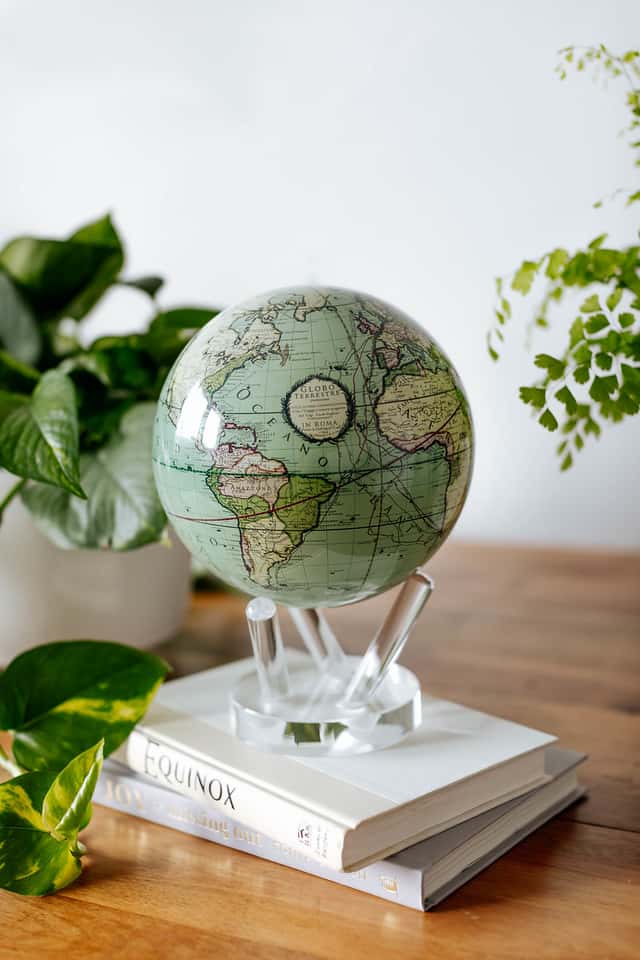 MOVA アンティークグリーン自転地球儀 | 68travel