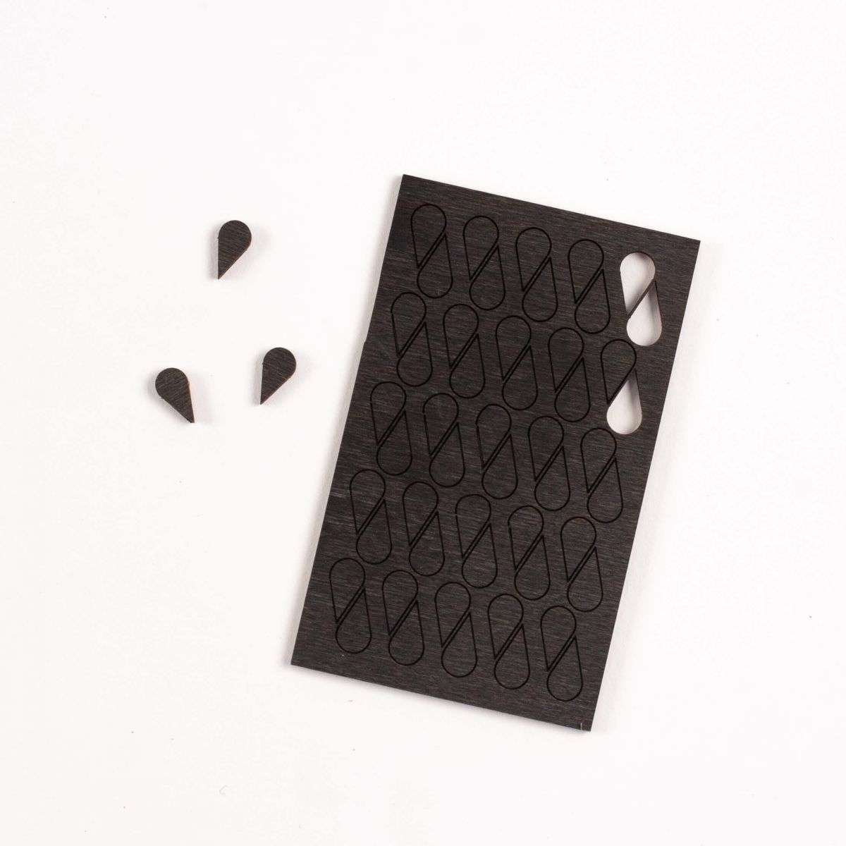 Wooden Map Markers Stickable – Set of 50 (Various Colors)