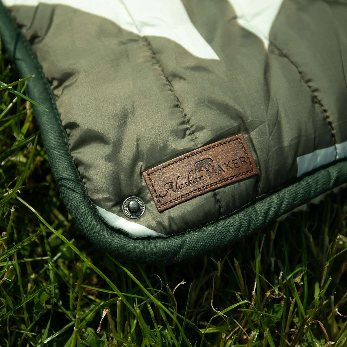 Комплект от одеяло и възглавница за пътуване TRAVELER от Alaskan Maker