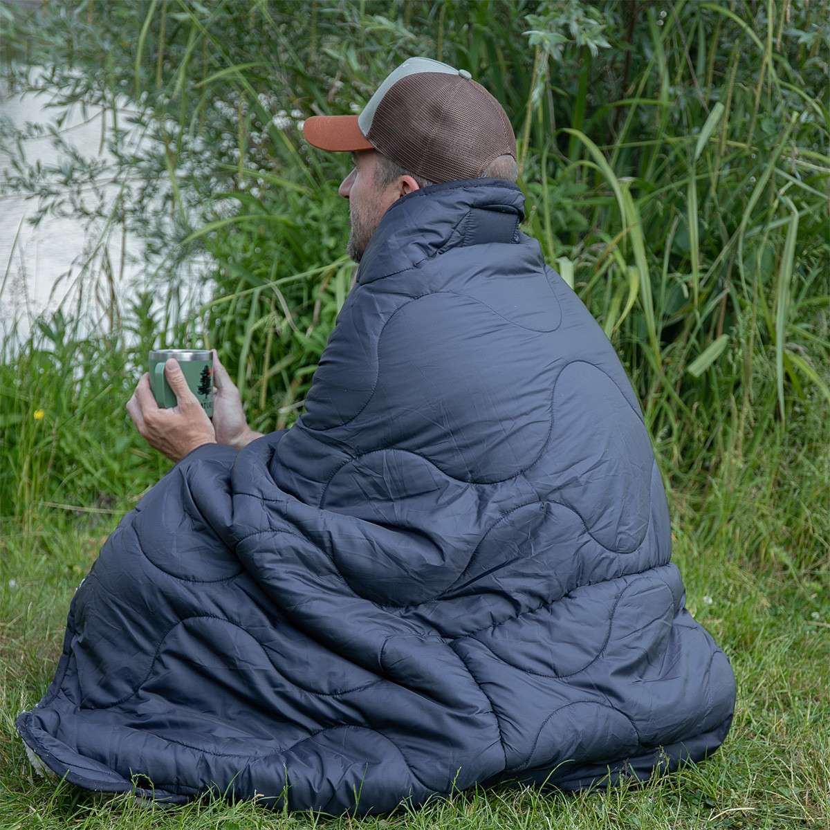 Комплект от одеяло и възглавница за пътуване TRAVELER от Alaskan Maker