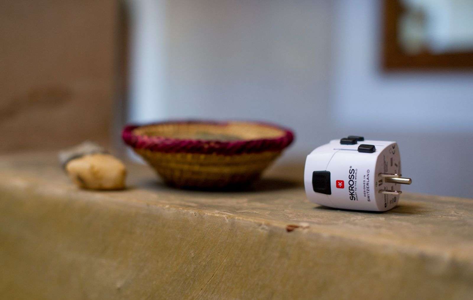 SKROSS Pro Universal Travel Adapter