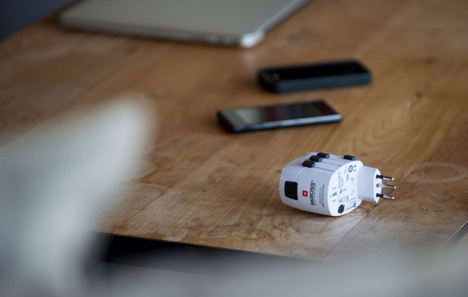 SKROSS Pro Universal Travel Adapter