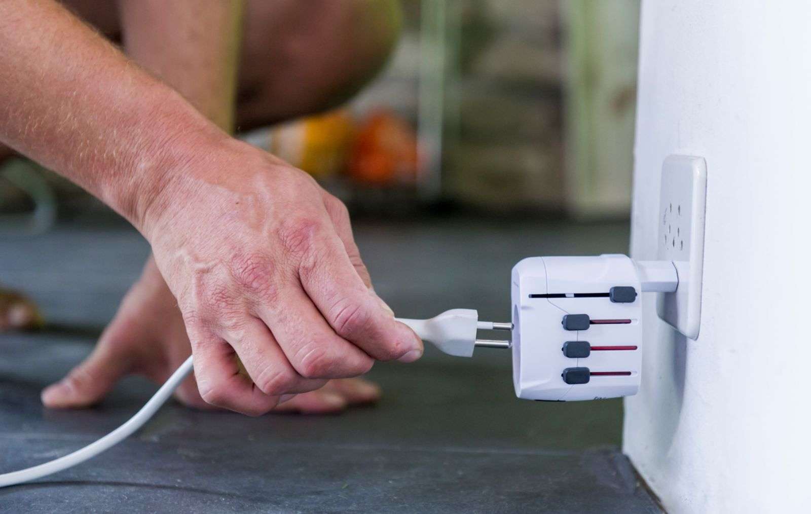 SKROSS Pro Universal Travel Adapter