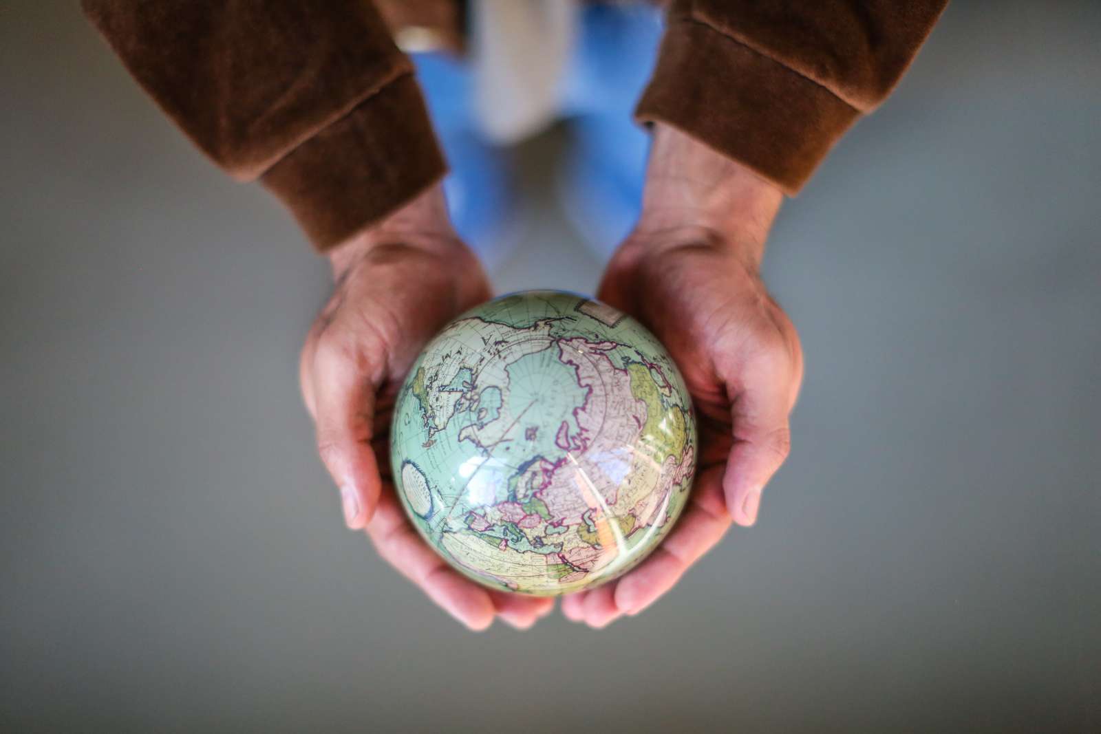 MOVA Glob magnetic verde antic