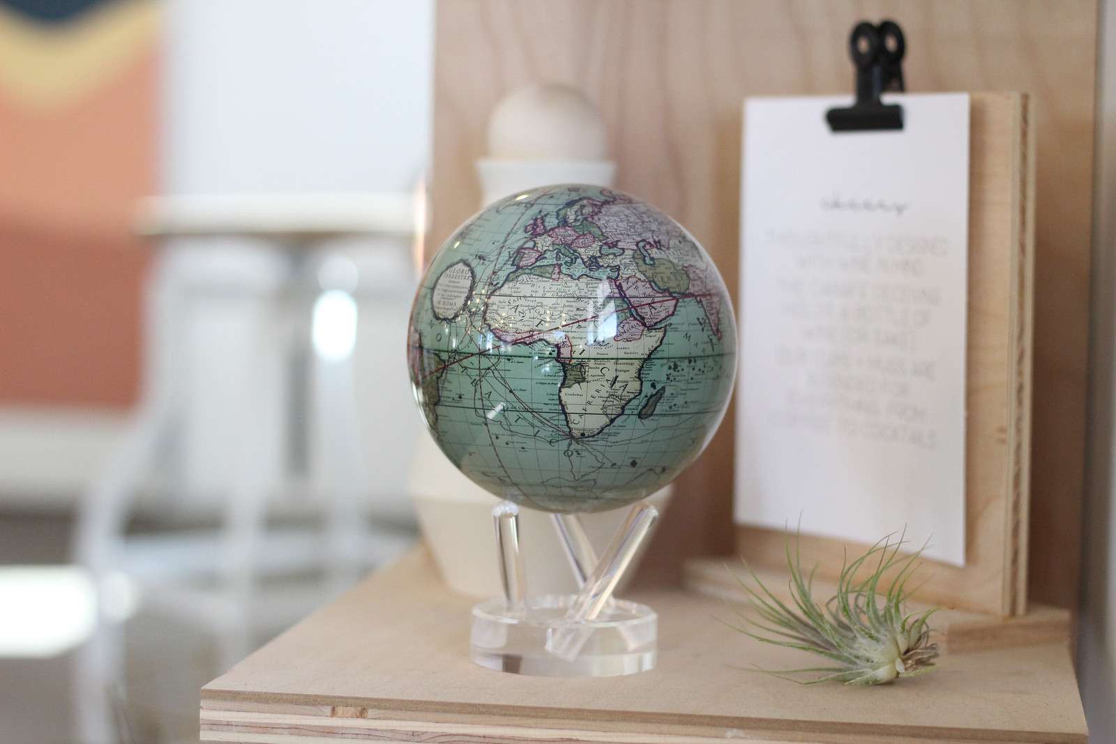 MOVA Glob magnetic verde antic