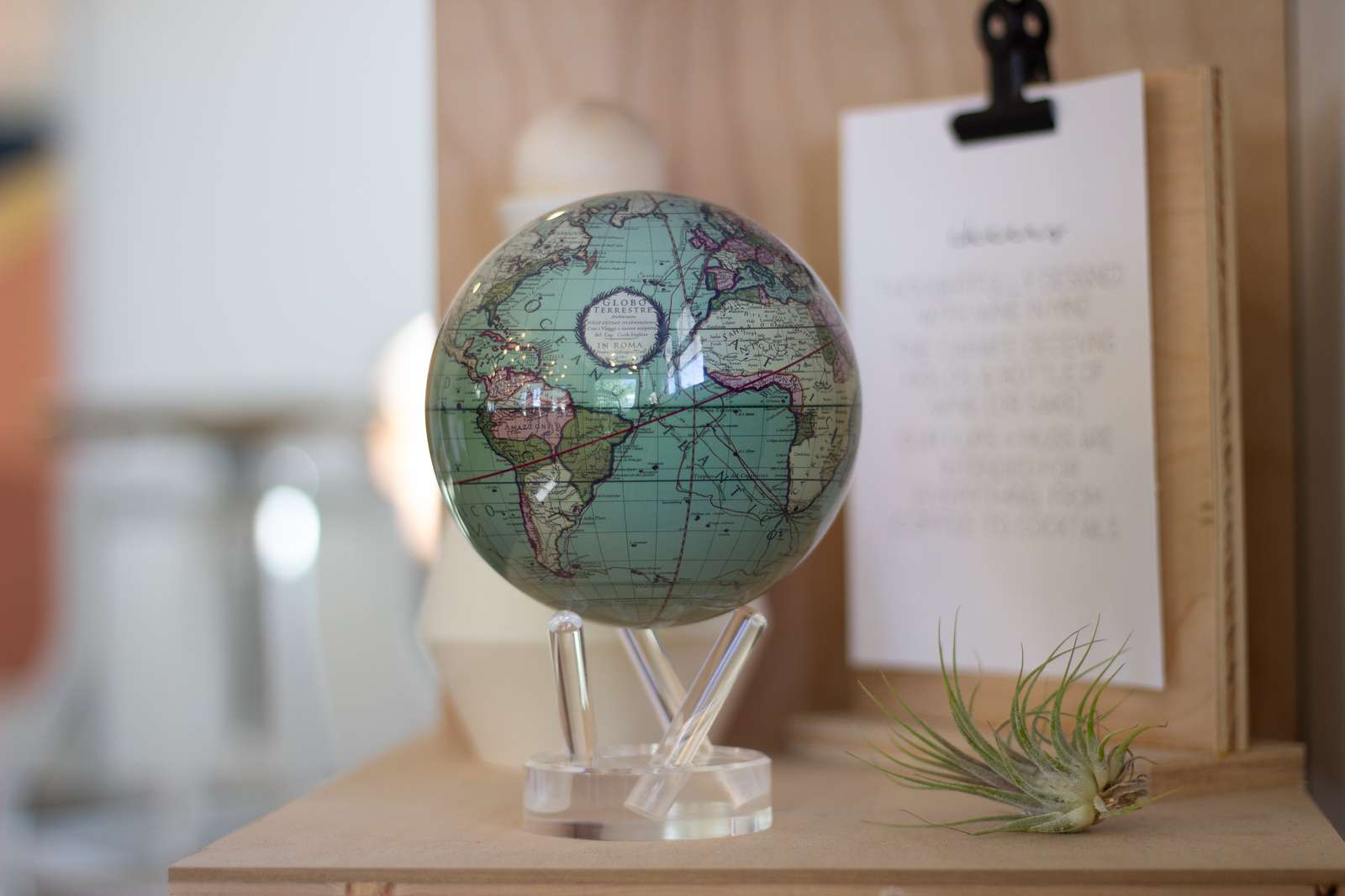 MOVA Glob magnetic verde antic