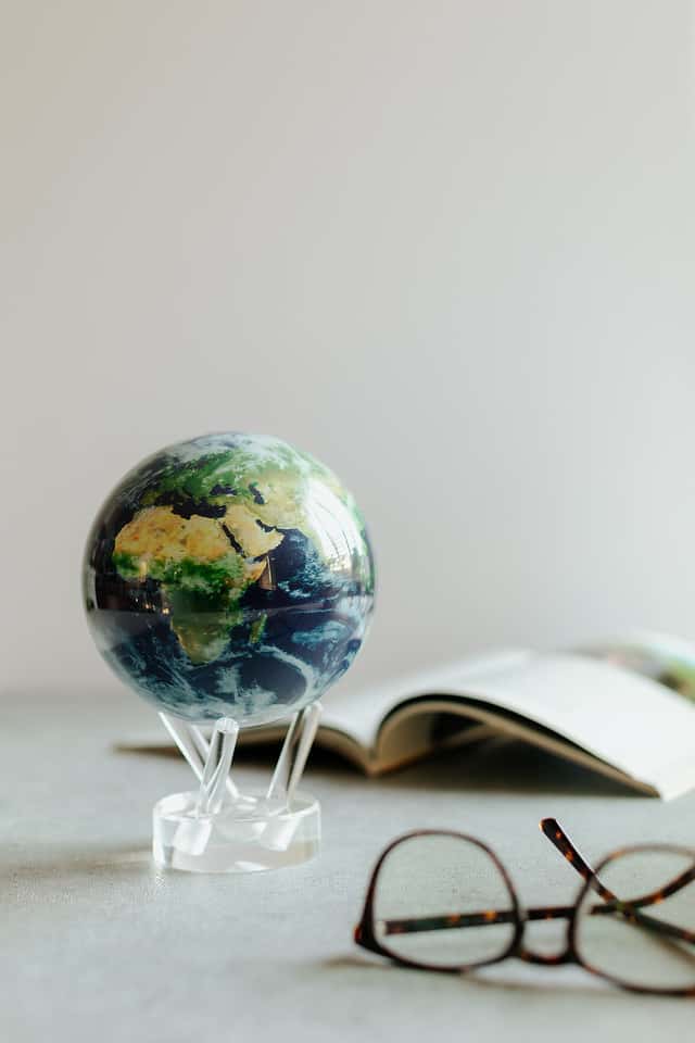 MOVA Earth with Clouds Self Rotating Globe