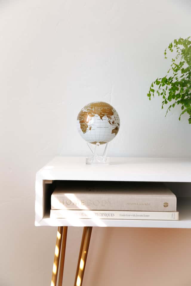 MOVA White and Gold Self Spinning Globe
