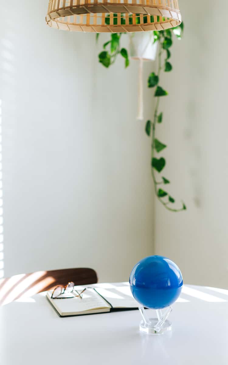 MOVA Neptune self-rotating globe