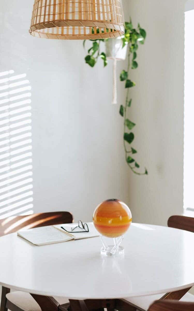 MOVA Saturn Self Spinning Globe