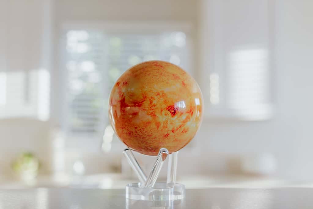 MOVA Sun self-rotating globe