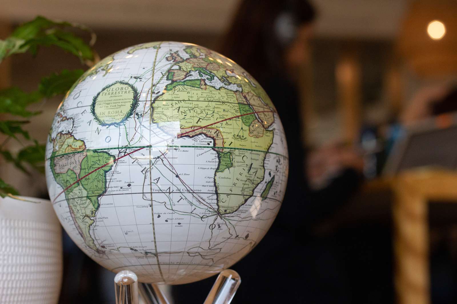 MOVA Globe White Antique Terrestrial magnetic globe