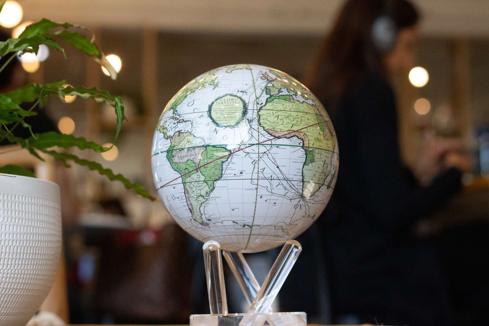 MOVA Globe White Antique Terrestrial magnetic globe