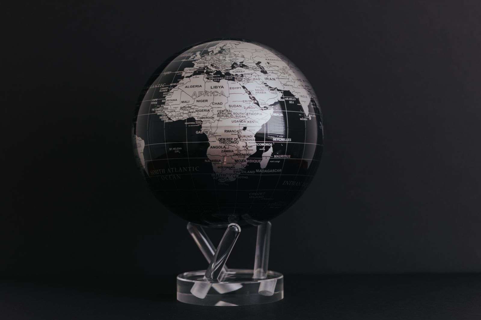 Mova Metallic Black and Silver Self Spinning Globe