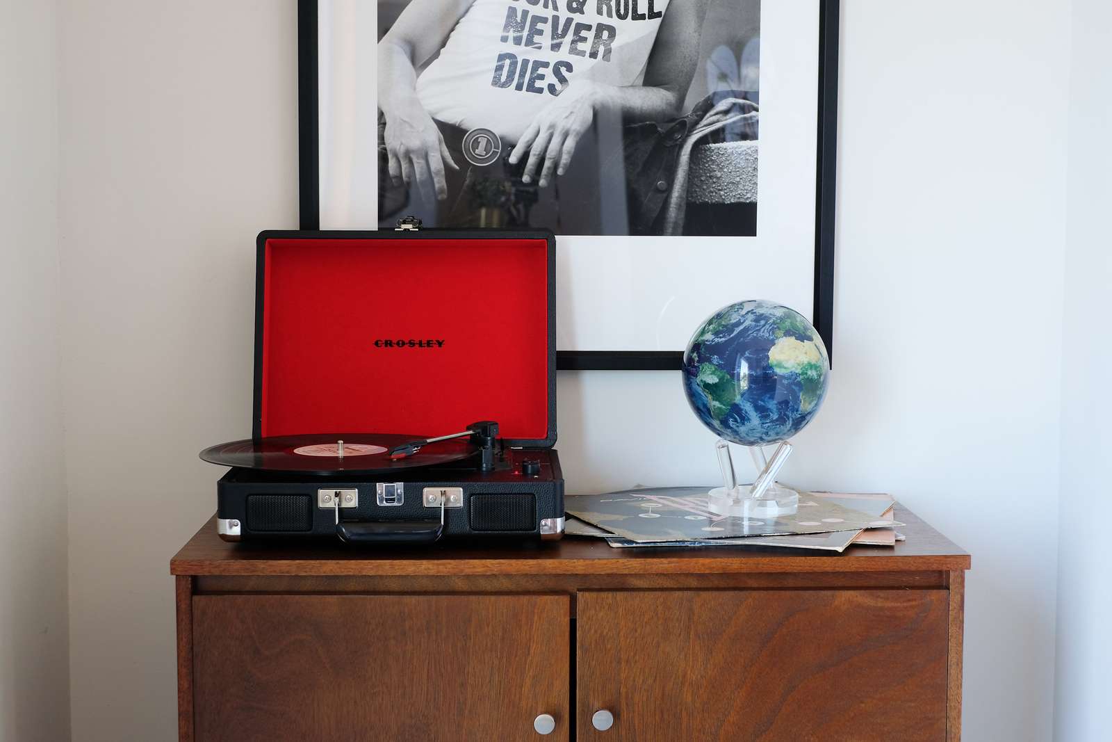 MOVA Earth with Clouds Self Rotating Globe