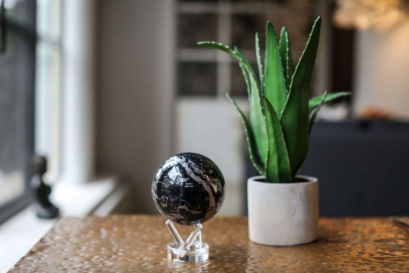 MOVA Constellations self spinning Globe