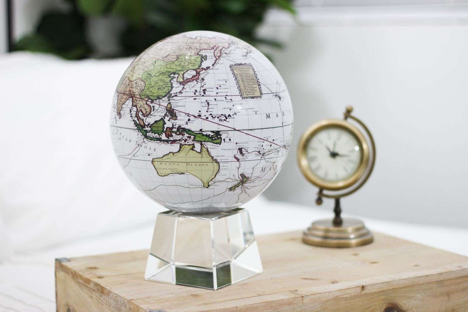 MOVA Globe White Antique Terrestrial magnetic globe