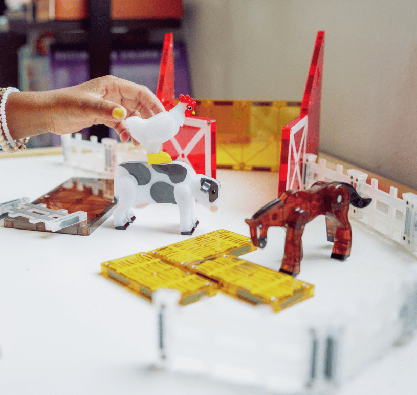 Magna-Tiles Farm Animals 25-Piece Set magnetic building set