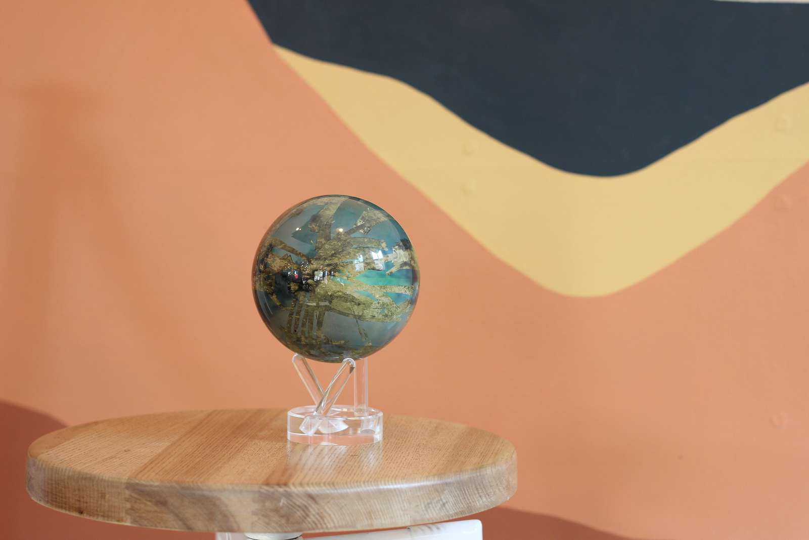 MOVA Titan self-rotating globe
