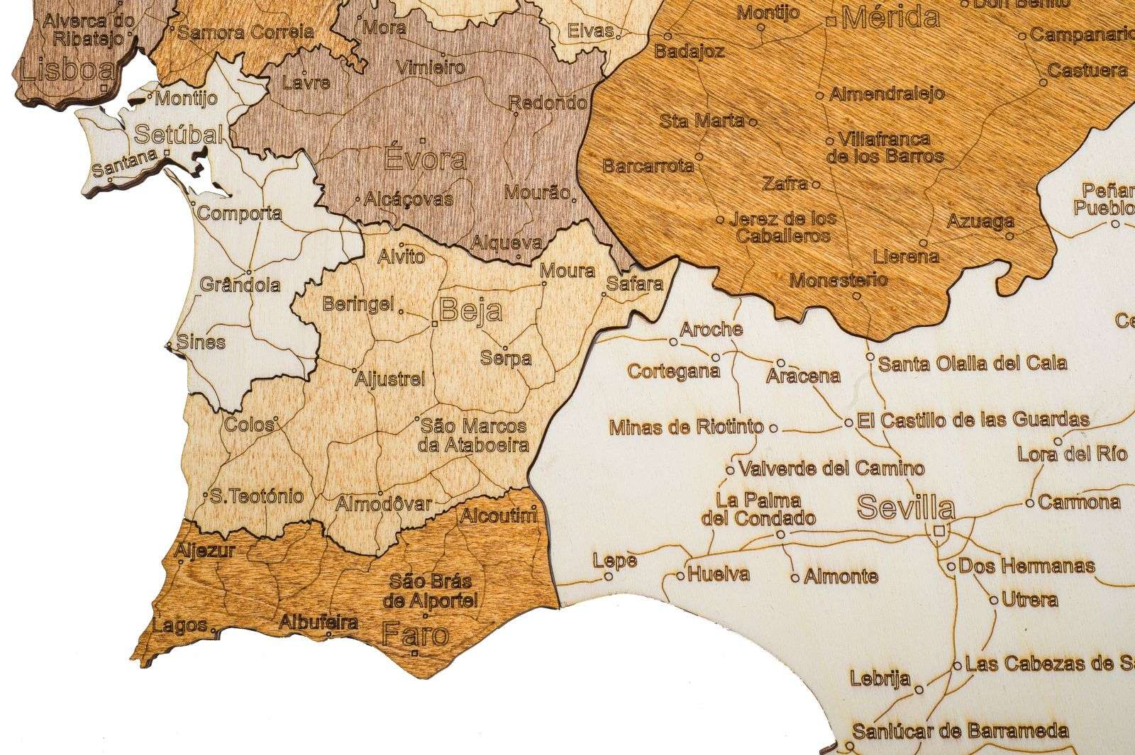 Pürenee poolsaare puidust kaart