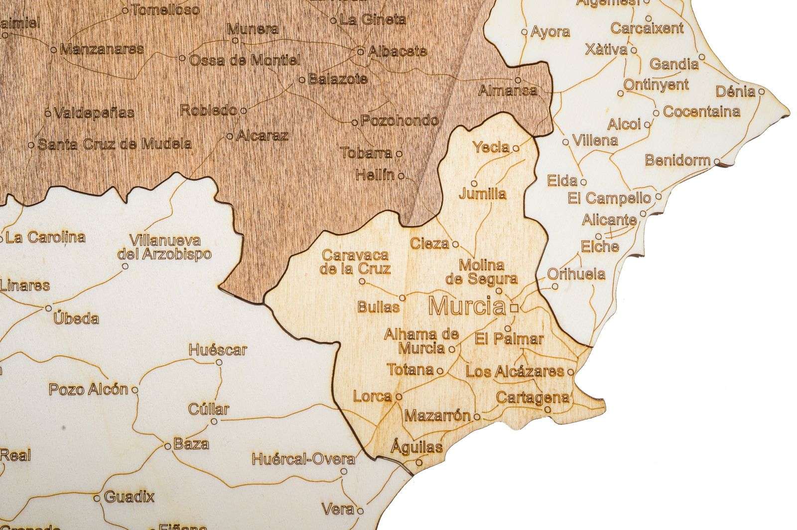 Pürenee poolsaare puidust kaart