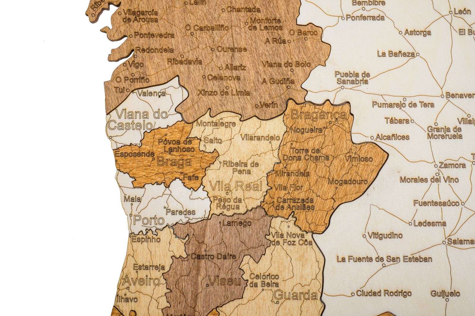 Pürenee poolsaare puidust kaart