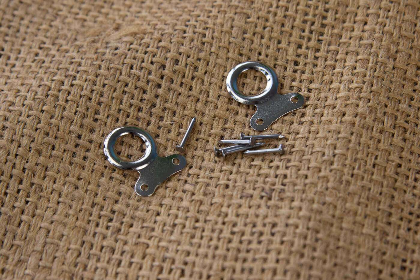 Lesene stenske letve za zemljevide in plakate A1