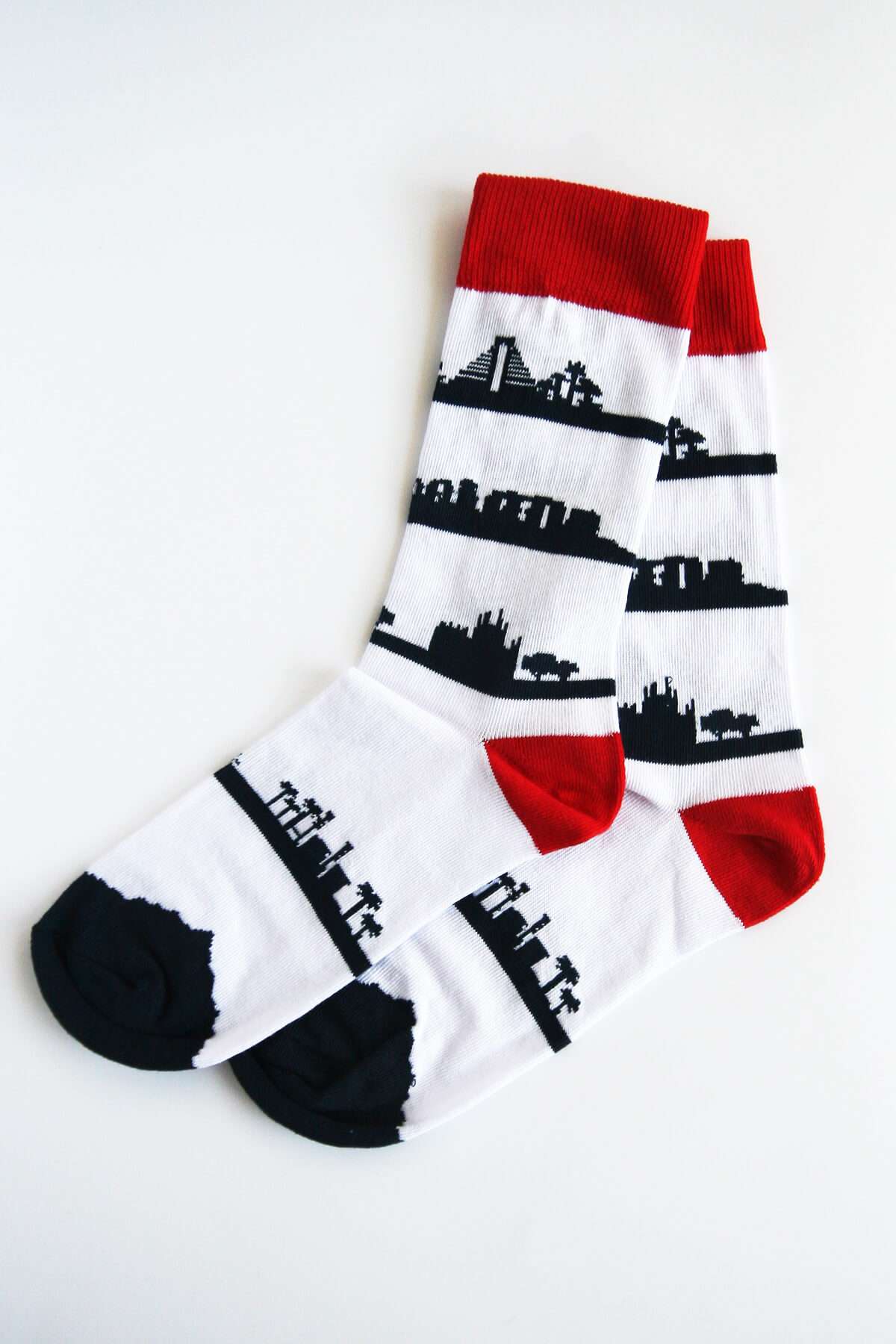 Unisex Socks for Travellers - World Flags or Cityscape Motifs