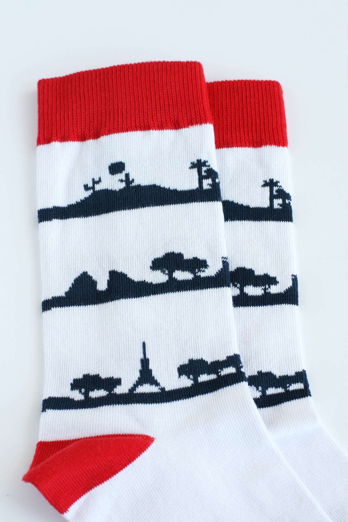 Unisex Socks for Travellers - World Flags or Cityscape Motifs