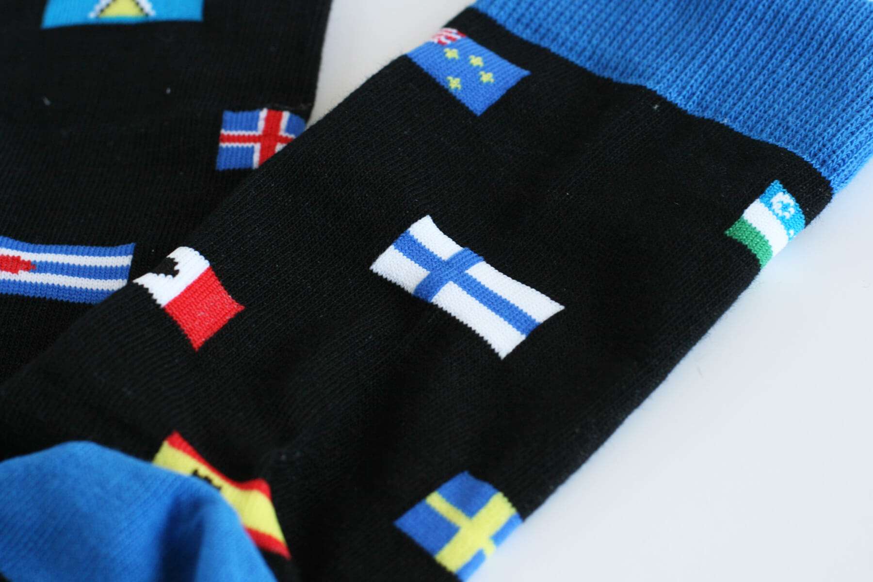 Skarpety unisex dla podróżników - flagi świata lub motywy miejskie