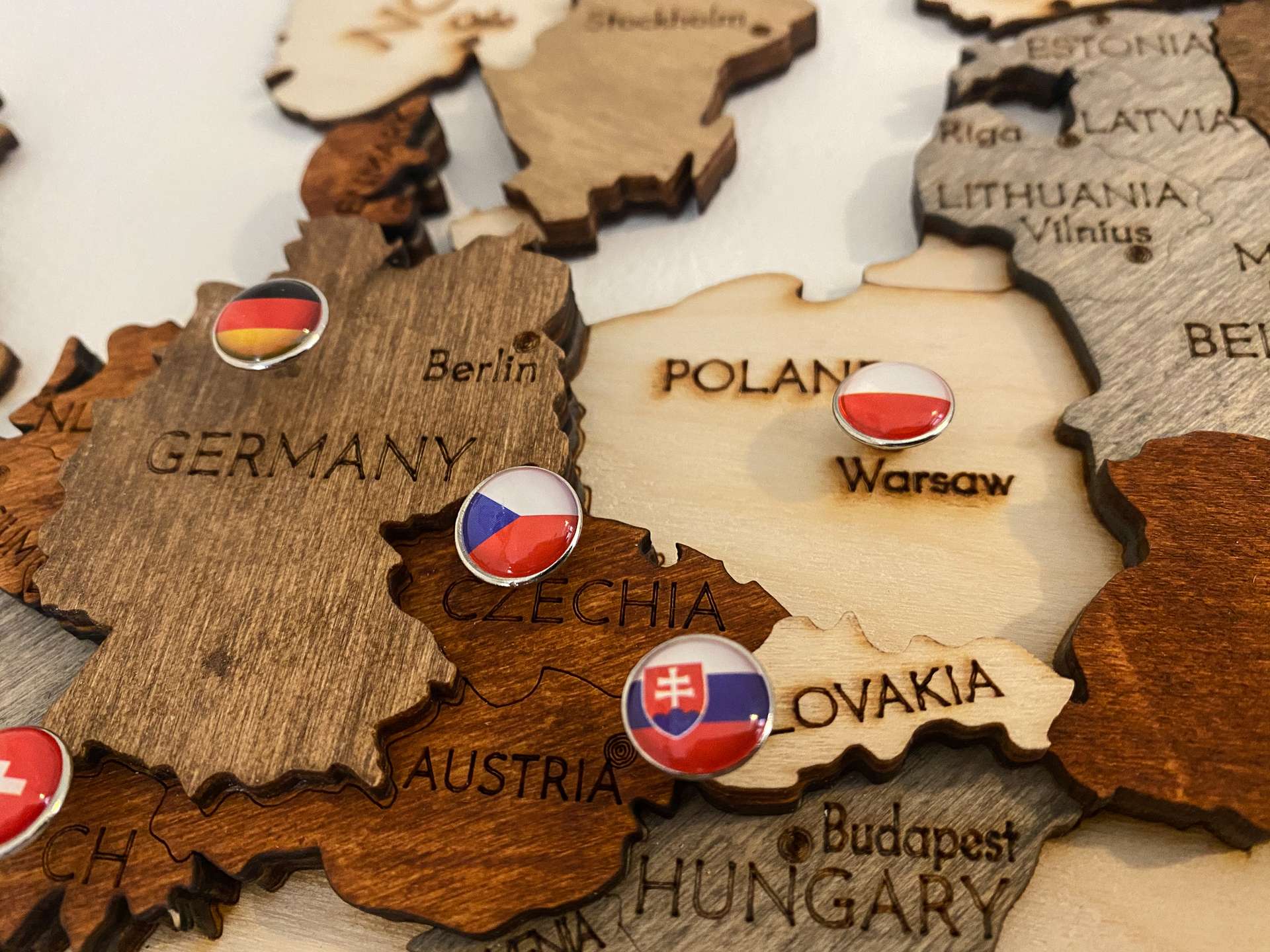 Country Flags Push Pins