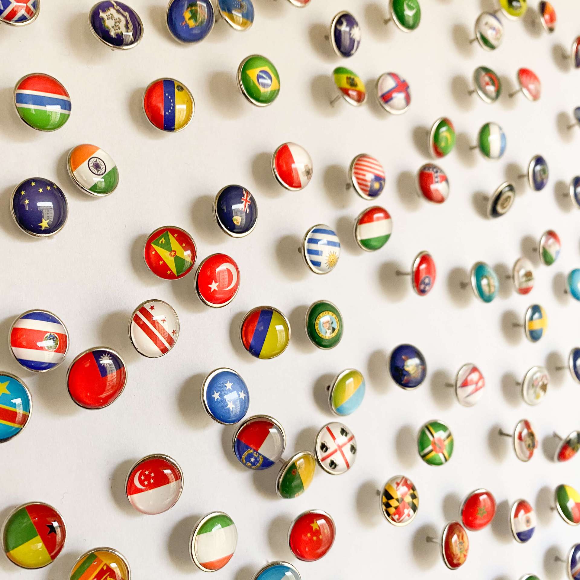 Country Flags Push Pins